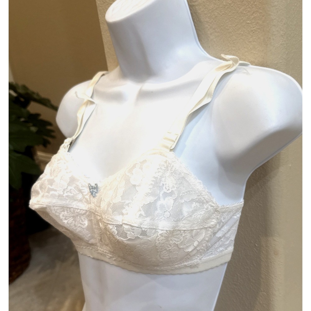 Vtg New 30CC LADY CAMEO Bullet BRA‎ White Lace Floral Torpedo Cone Wireless USA
